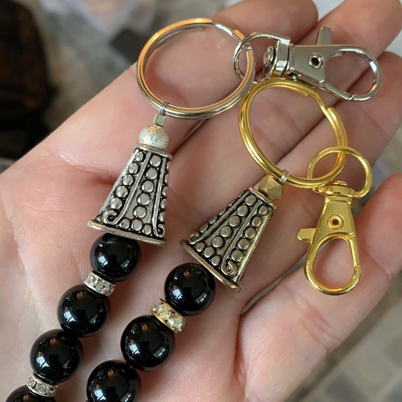 Black agate beaded handmade keychain - Picture 5 of 11
